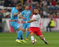 Dario Zuparic (Rijeka) und Munas Dabbur (RBS) (c) GEPA pictures Thomas Bachun.jpg