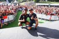 F1 GP AUT Ricciardo und Verstappen (c) GEPA Pictures Red Bull Content Pool