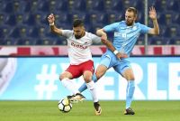 Munas Dabbur (RBS) und Josip Misic (Rijeka) (c) GEPA pictures Felix Roittner - For editorial use only. Image is free of charge..jpg