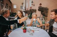 eat and meet (c) Niko Zuparic